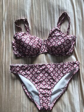 Shade & Shore Pink and White Strap Bikini Top